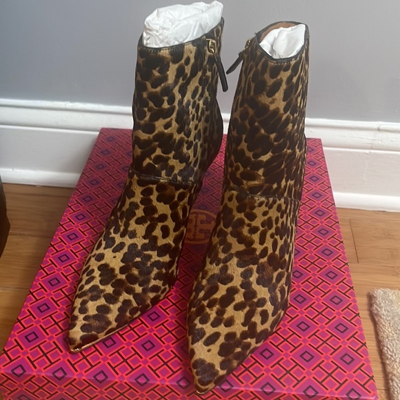 NEW Tory Burch Lila 90mm zip up ankle bootie - Picture 8 of 12